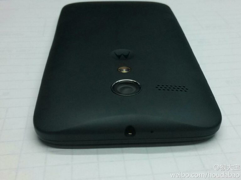 Moto x phone leaked image surfaces, looks cheap