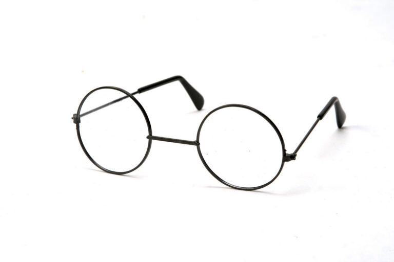 Famous spectacles: characters and their glasses