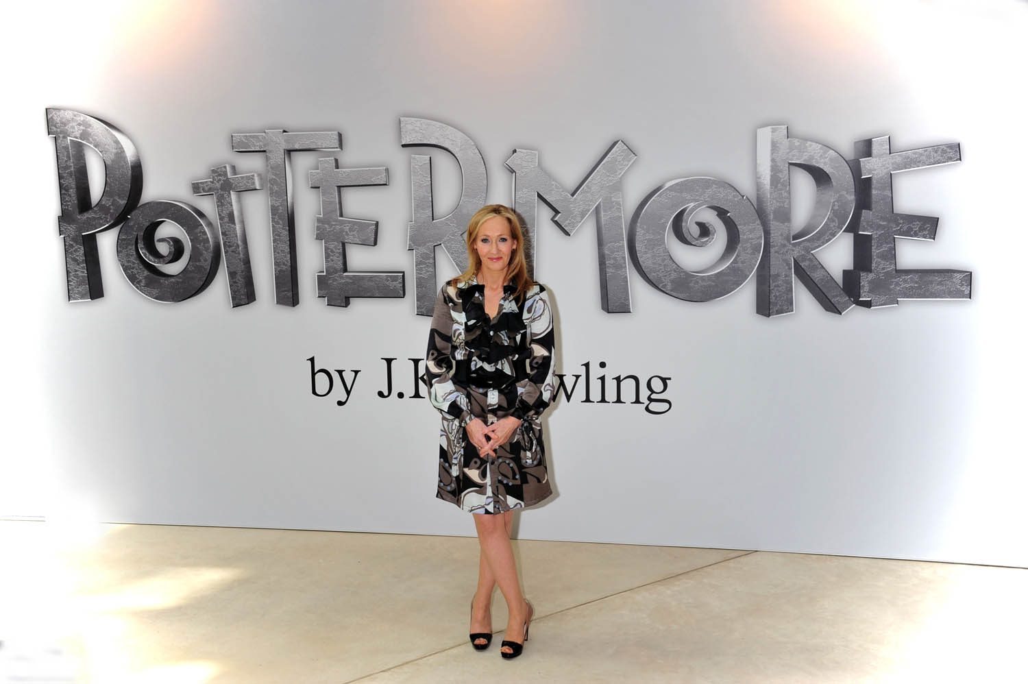 J. K. Rowling live-blogs for the wizarding world, fans rejoice