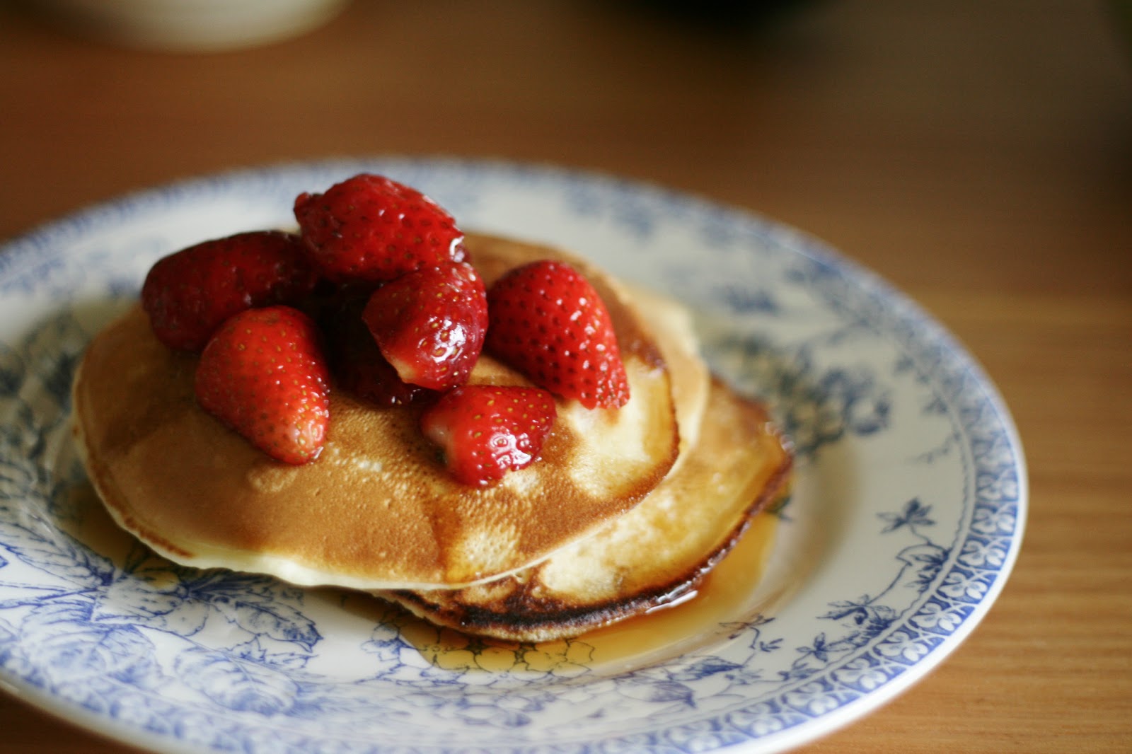 Geek insider, geekinsider, geekinsider. Com,, 'spirograph' pancake batter makes beautiful breakfast art on a normal frying pan, living