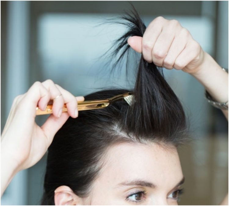 Give your hair texture with this toothbrush beauty hack