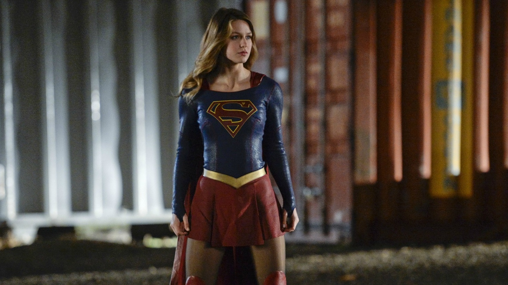 ‘supergirl’ gets second season and moves to the cw