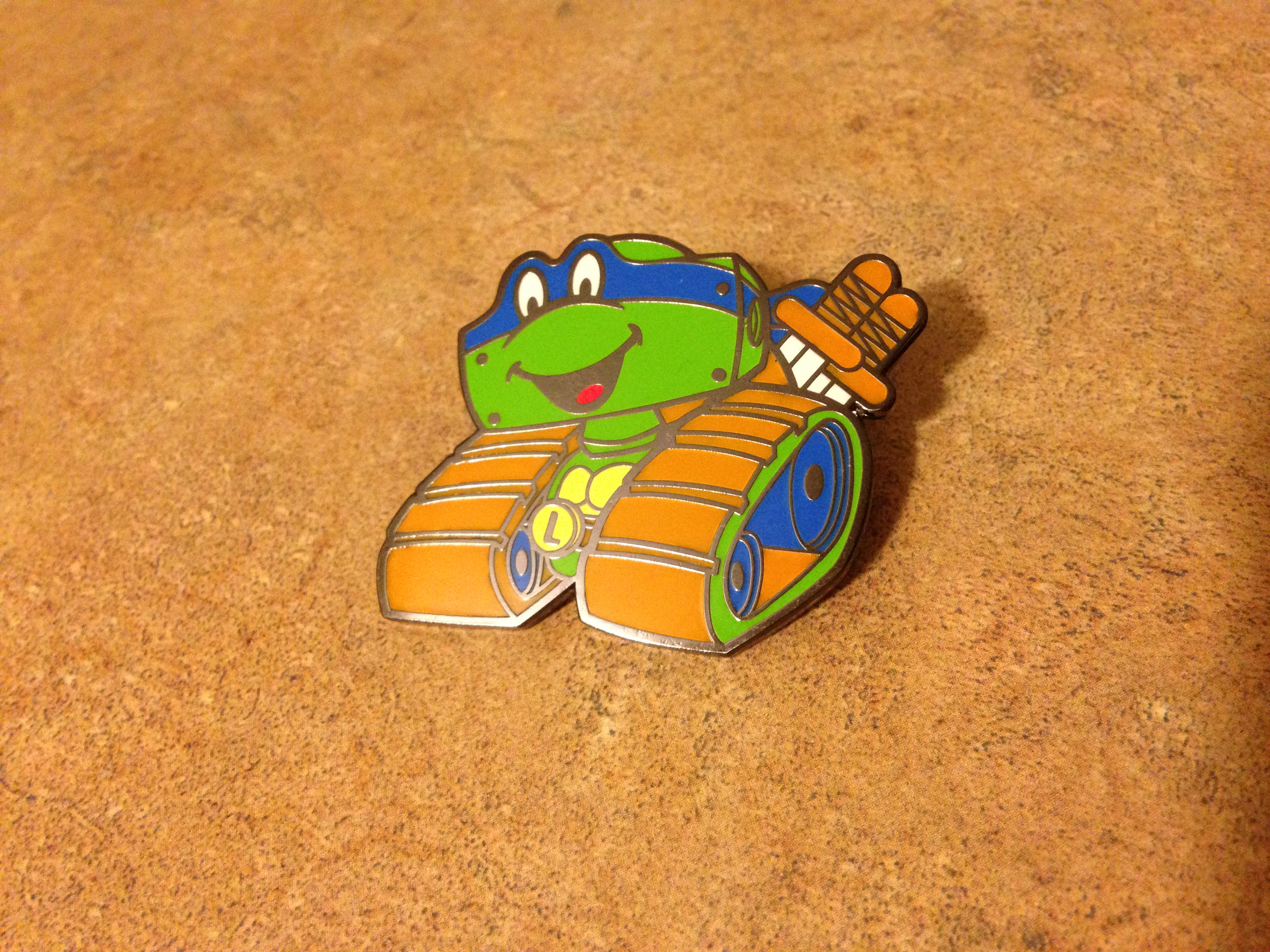 Geek fuel, ninja turtle pin leo