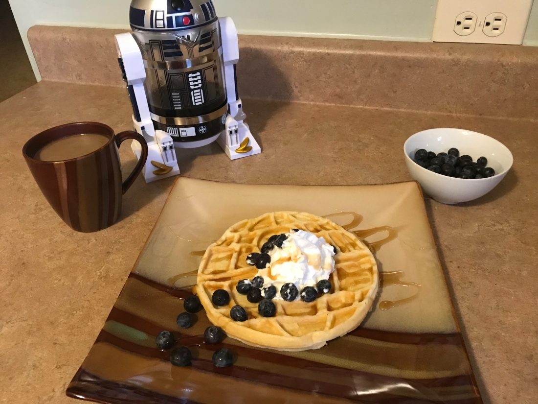 These star wars gadgets from thinkgeek make breakfast awesome