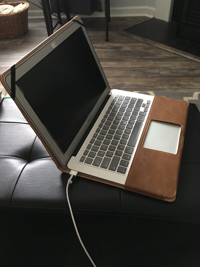 Geek insider, geekinsider, geekinsider. Com,, jisoncase helps me keep my macbook safe--and looks good doing it, mac