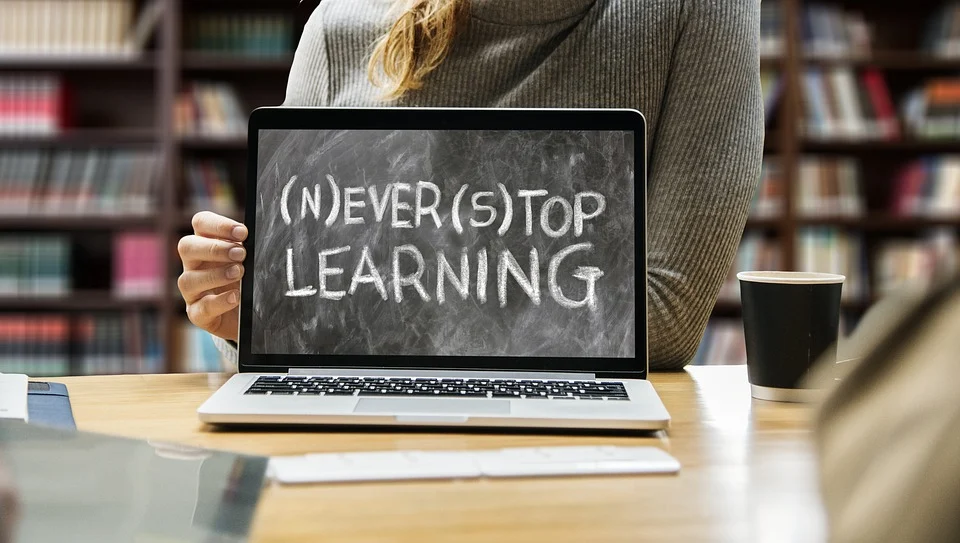 Geek insider, geekinsider, geekinsider. Com,, the advantages and challenges of e-learning, business