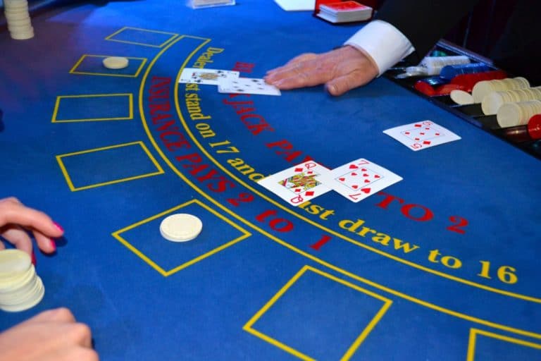 What is a live casino, and how does it work?