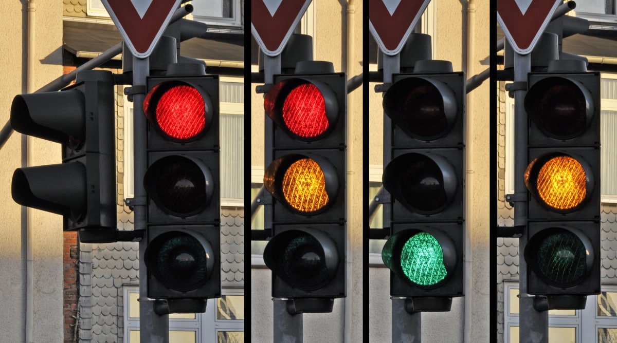 Geek insider, geekinsider, geekinsider. Com,, here's how running red lights can be your worst nightmare, living