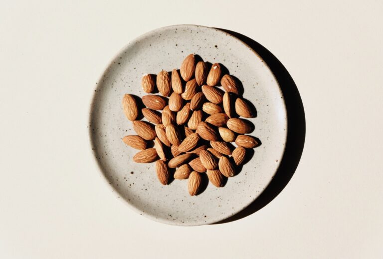 What are the health benefits of almonds?