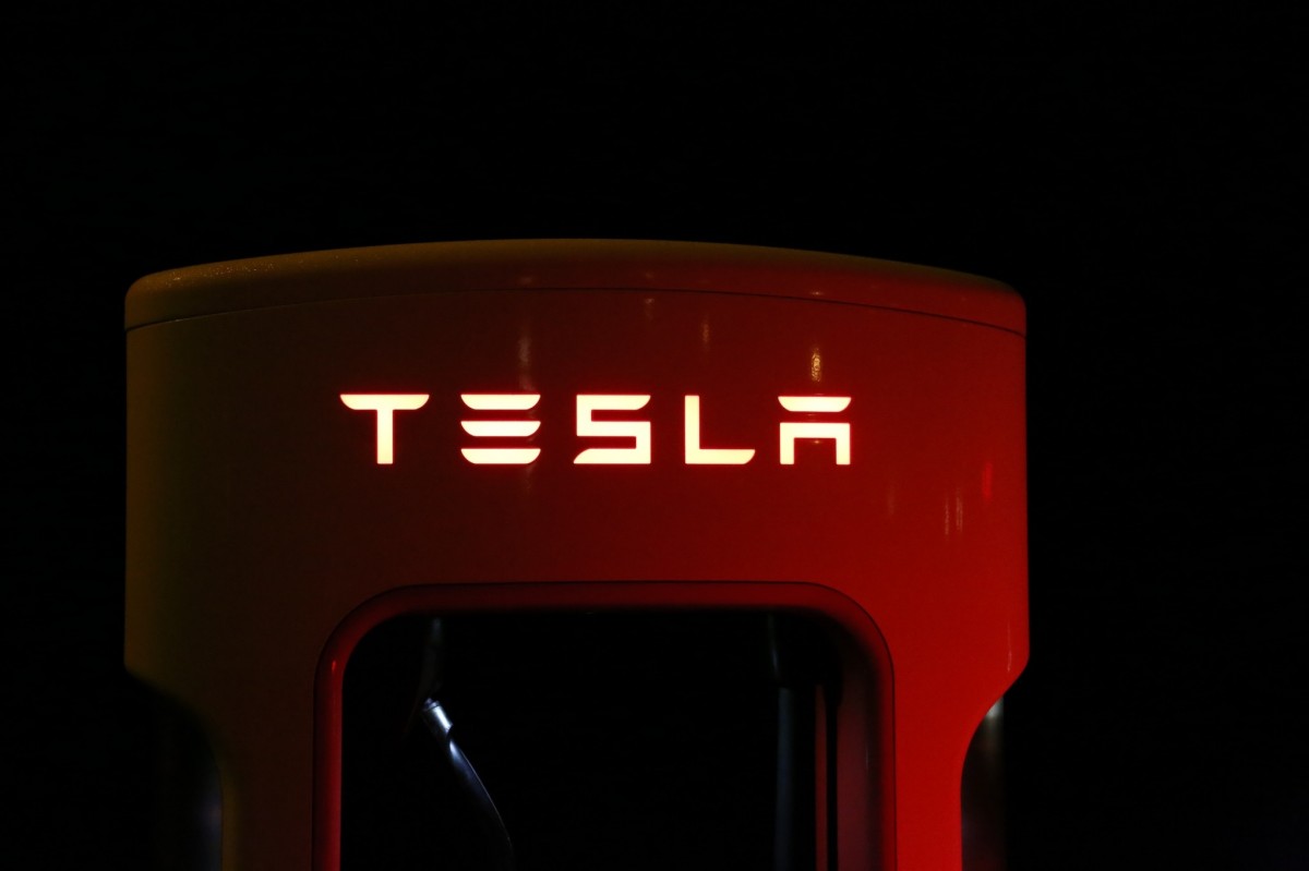 Geek insider, geekinsider, geekinsider. Com,, elon musk says tesla will start accepting dogecoin, news