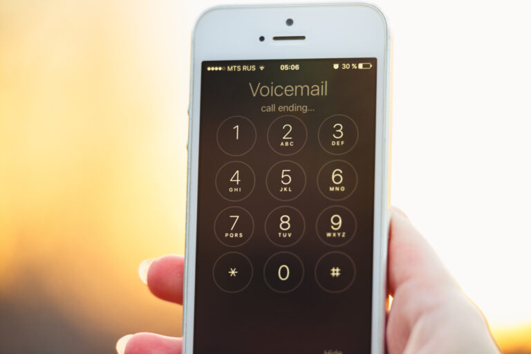 How to set up voicemail on iphone