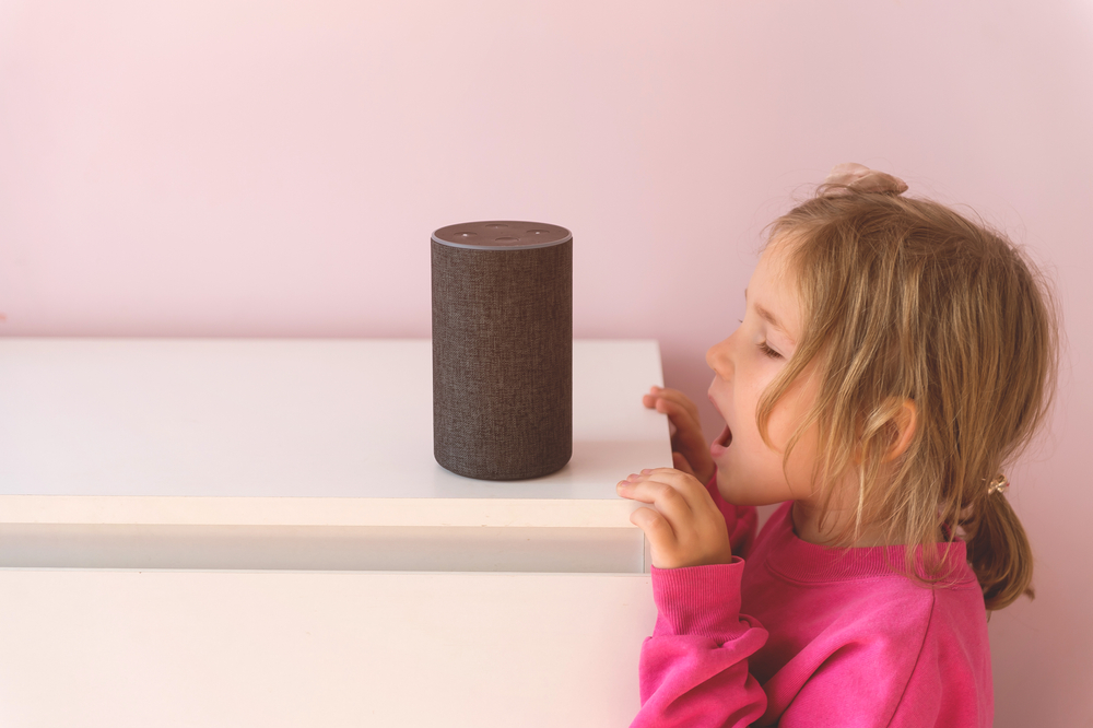Geek insider, geekinsider, geekinsider. Com,, 7 things alexa can do that google home can't , living