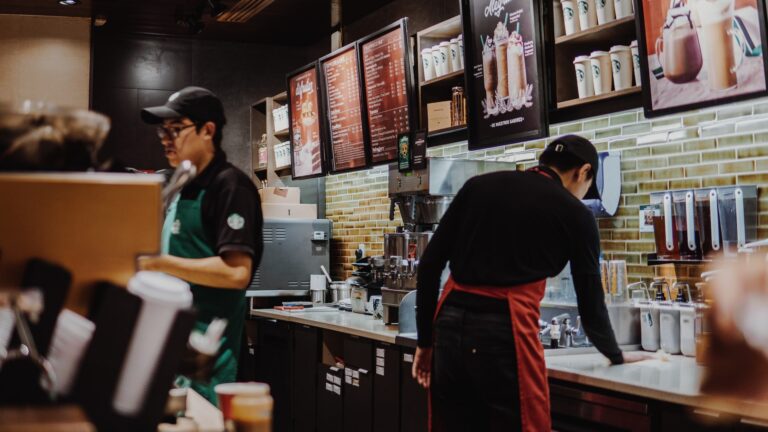 Starbucks is partnering with doordash, plans to go nationwide by 2023