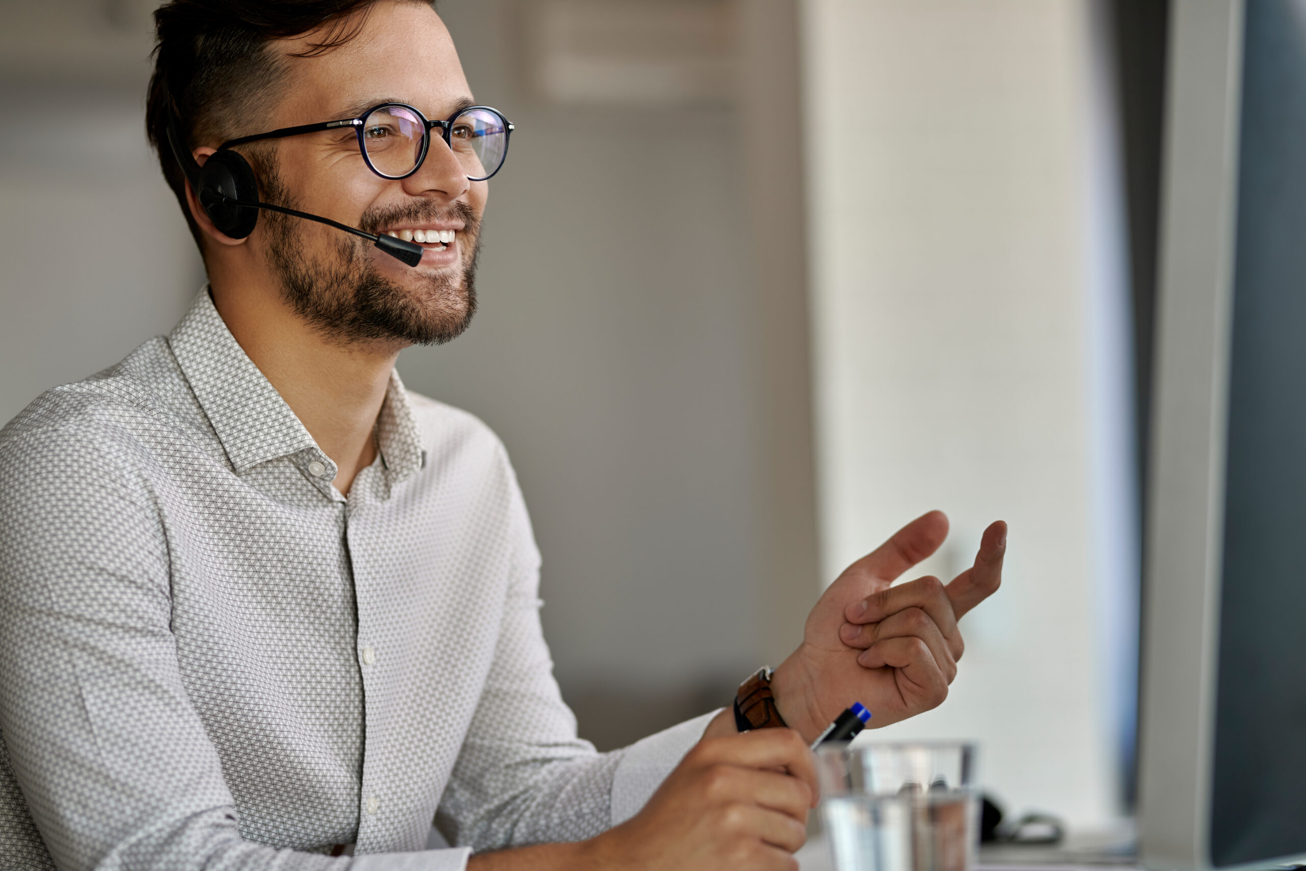 Geek insider, geekinsider, geekinsider. Com,, how can you transform customer experience with a call center system? , business