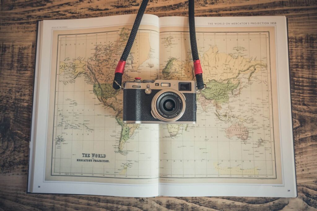 Geek insider, geekinsider, geekinsider. Com,, how to choose the best travel vlog camera and capture beautiful travel photos, creators corner