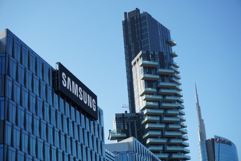 Samsung sees significant decline in profits