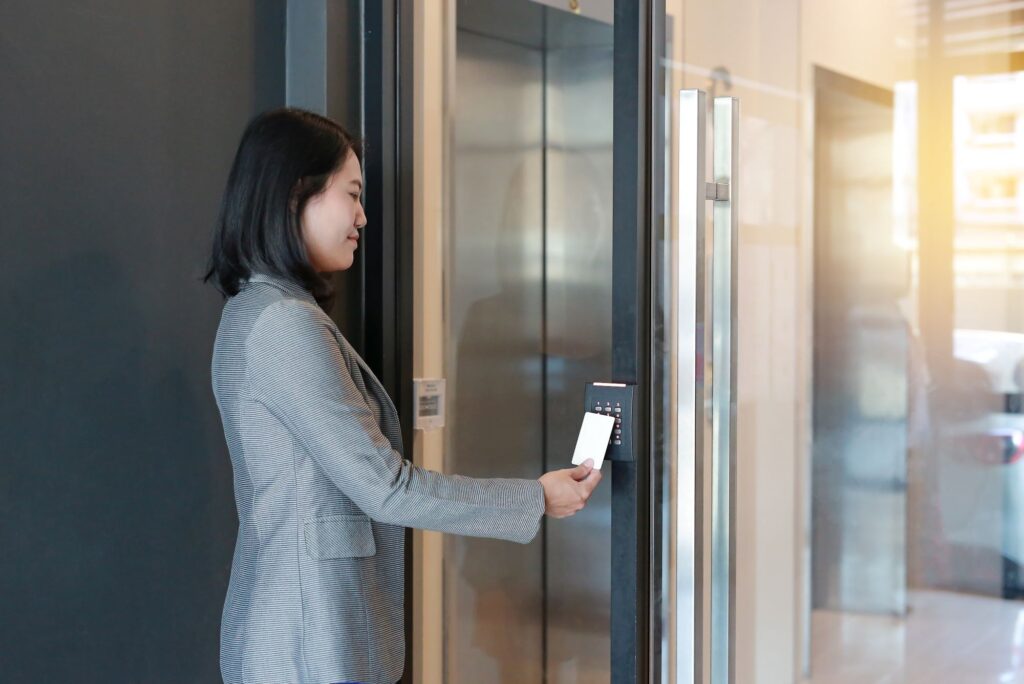 Geek insider, geekinsider, geekinsider. Com,, what is access control? How to secure your system, business