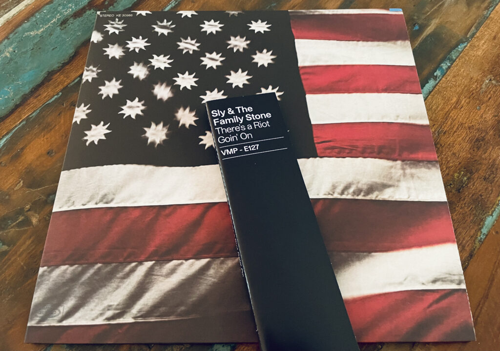 Geek insider, geekinsider, geekinsider. Com,, vinyl me, please july unboxing - sly & the family stone 'there's a riot goin' on', entertainment, living, reviews